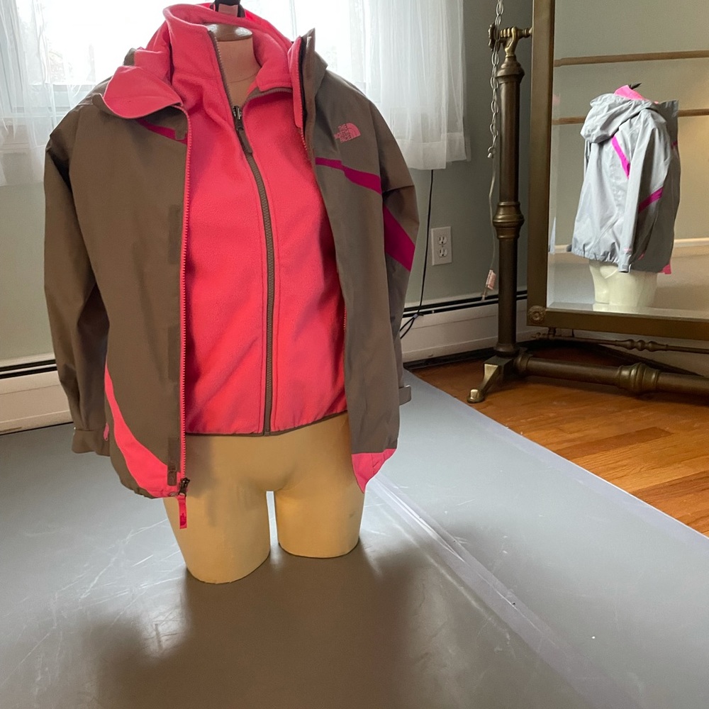 North Face Girls Water Resistant Windbreaker with Fleece Insert Lg (14/16)